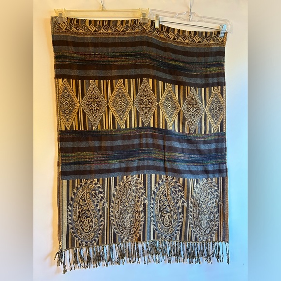 TAPESTRY STYLE MULTI COLORED FRINGE OVERSIZED WRAP/SHAWL/SCARF ETHNIC PRINT - Picture 3 of 5